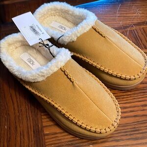 Nordstrom Tan Cream Loafers Slip-Ons with Moccasin Stitching